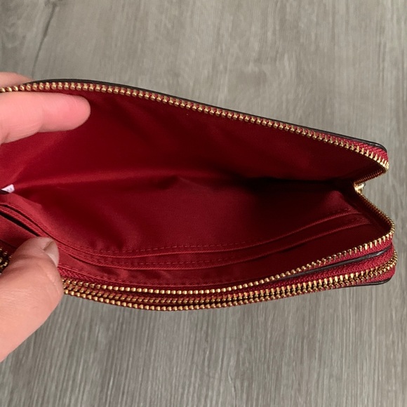 Coach NWOT Double Zip Wallet/wristlet with Red Trim - Picture 8 of 10